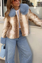 Delphine | Manteau ample en fausse fourrure à taches, col duveteux et blocs de couleur