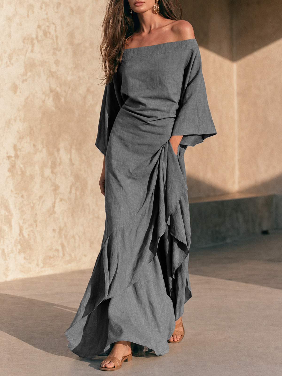 Aure | Robe longue minimaliste épaules dénudées avec bord à volants et manches évasées