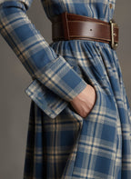 Margaux | Robe longue à revers et carreaux brun rougeâtre, style ethnique rétro