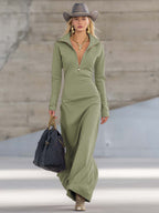Solenne | Robe longue rétro sportive à col V, zip devant et manches longues