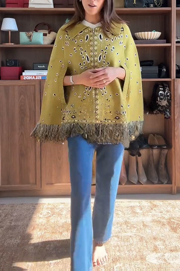 Apolline | Poncho en maille à imprimé bandana, manches ouvertes, franges et zip