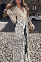 Héloïse | Robe longue à col revers en dentelle florale, volants et manches évasées