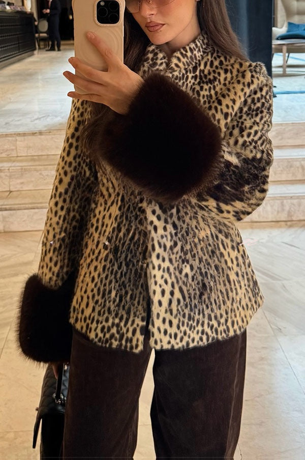 Faustine | Veste rétro en fausse fourrure imprimé animal, col montant et poignets duveteux