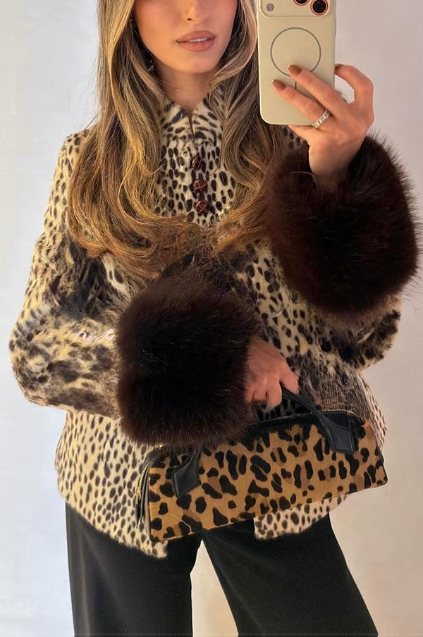 Faustine | Veste rétro en fausse fourrure imprimé animal, col montant et poignets duveteux