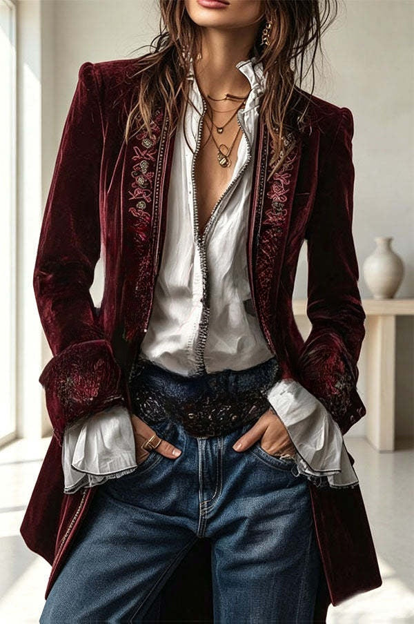 Salomé | Blazer ajusté en velours brodé