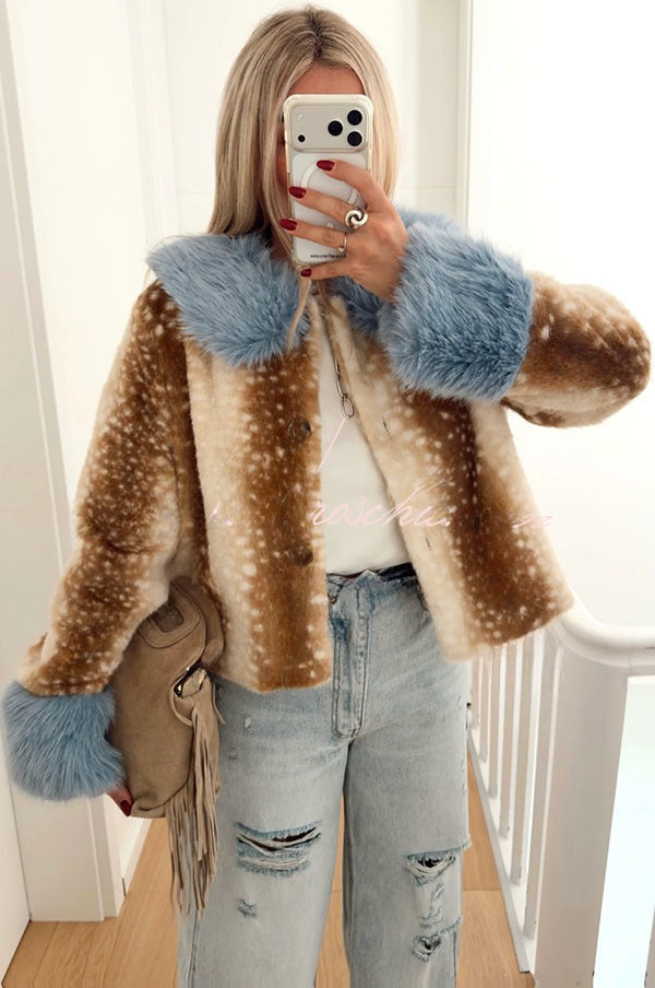 Delphine | Manteau ample en fausse fourrure à taches, col duveteux et blocs de couleur