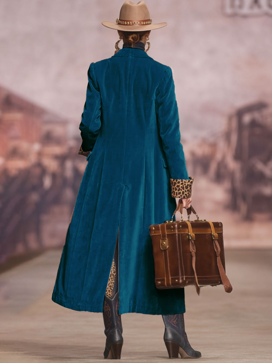 Élodie | Manteau en velours à revers, boutonnage simple et imprimé léopard