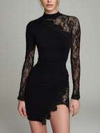 Ophélie | Mini-robe noire à col roulé, dentelle asymétrique et manches longues en tulle