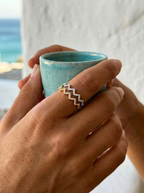 Anillo zigzag con piedras preciosas Martina