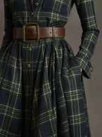 Margaux | Robe longue à revers et carreaux brun rougeâtre, style ethnique rétro