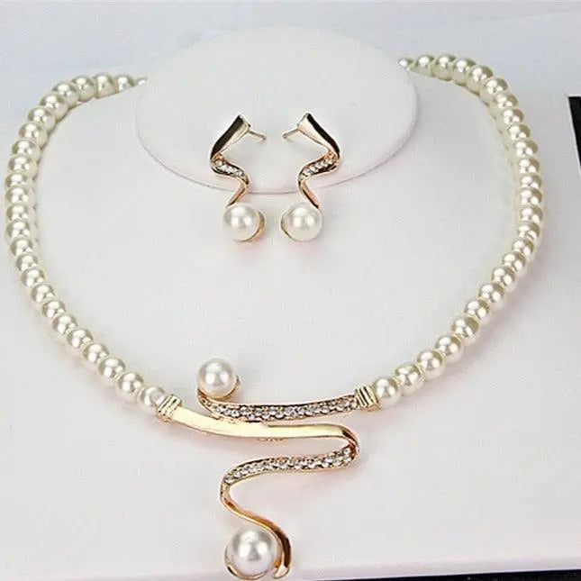 Mireille - Parure collier et boucles d'oreilles avec perles naturelles