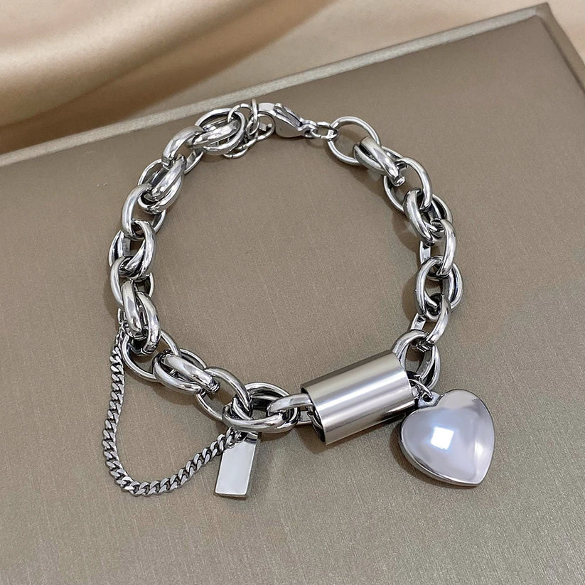 Solène - Bracelet avec breloque cœur doré