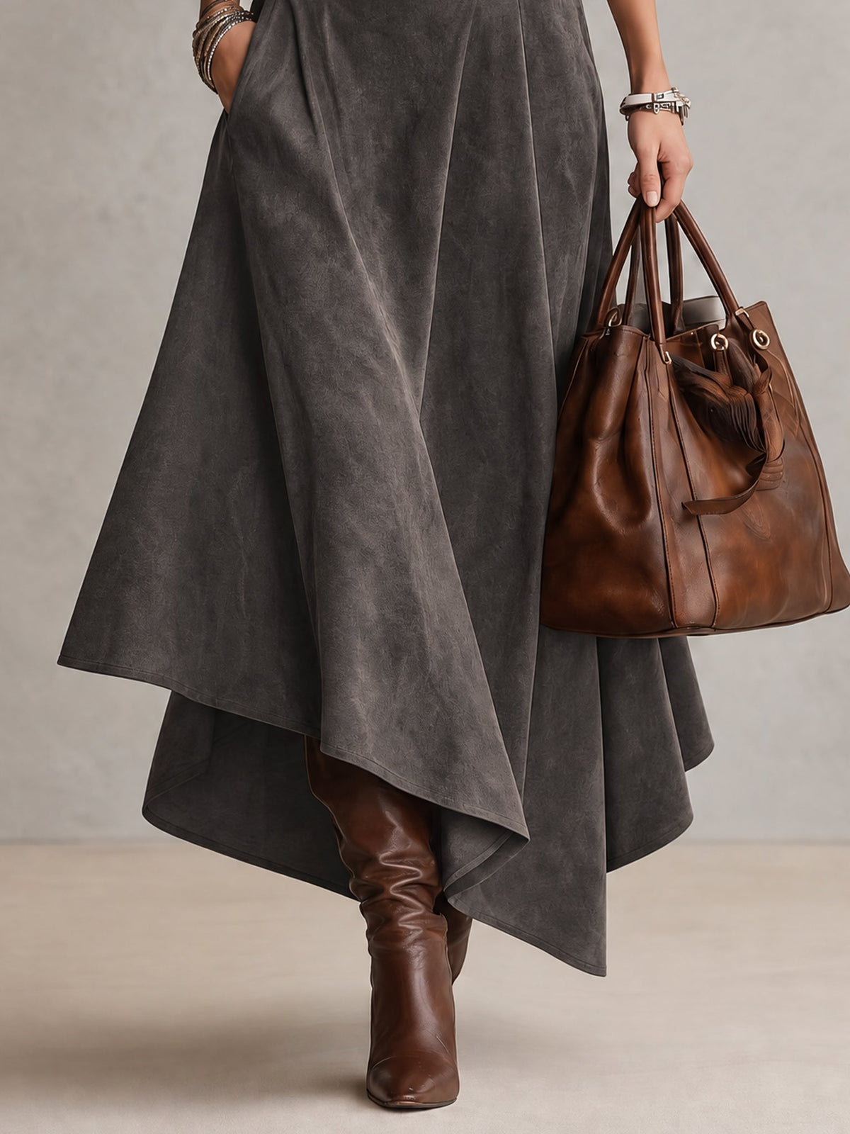 Françoise | Top gris à col montant et jupe mi-longue asymétrique