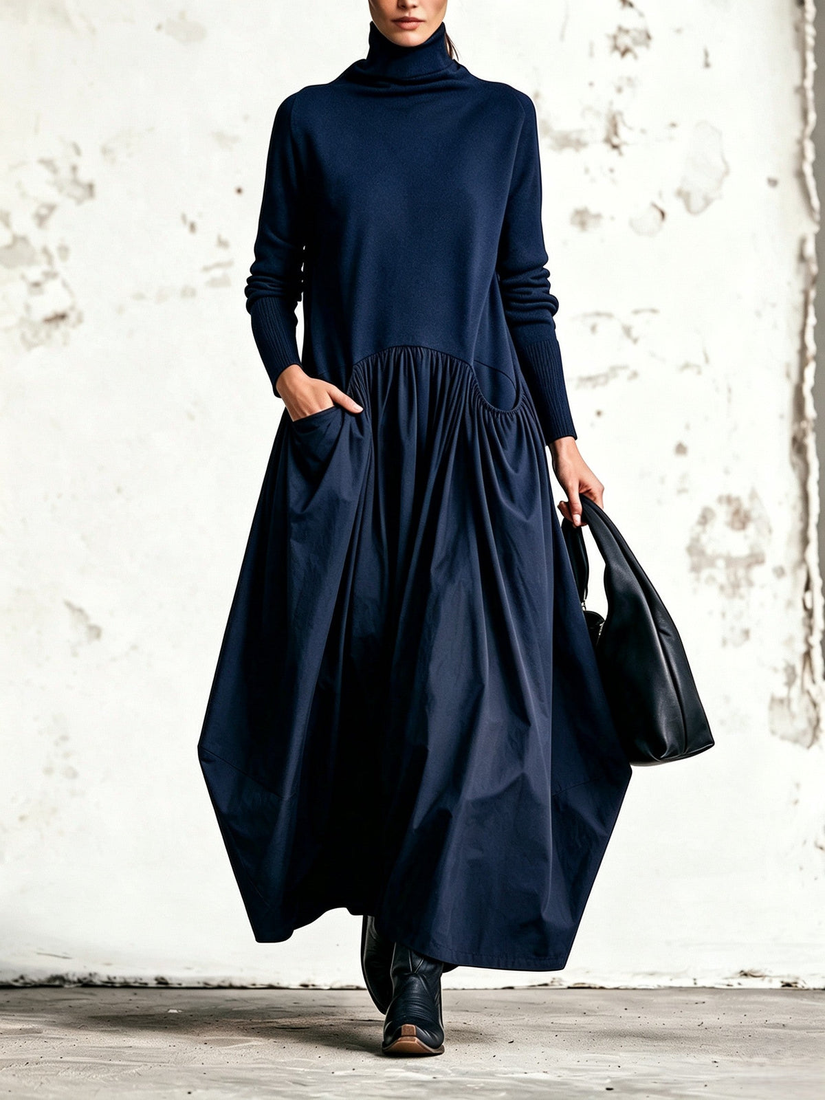 Odette | Robe longue oversize noire à col montant