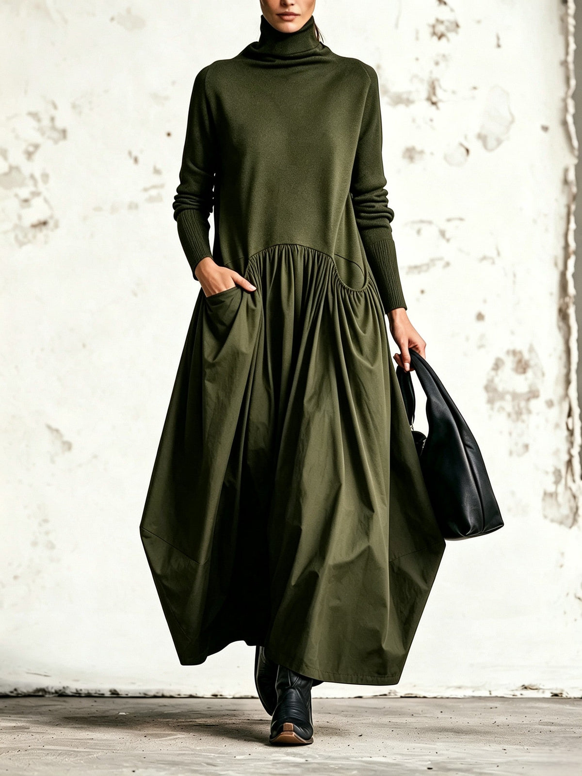 Odette | Robe longue oversize noire à col montant