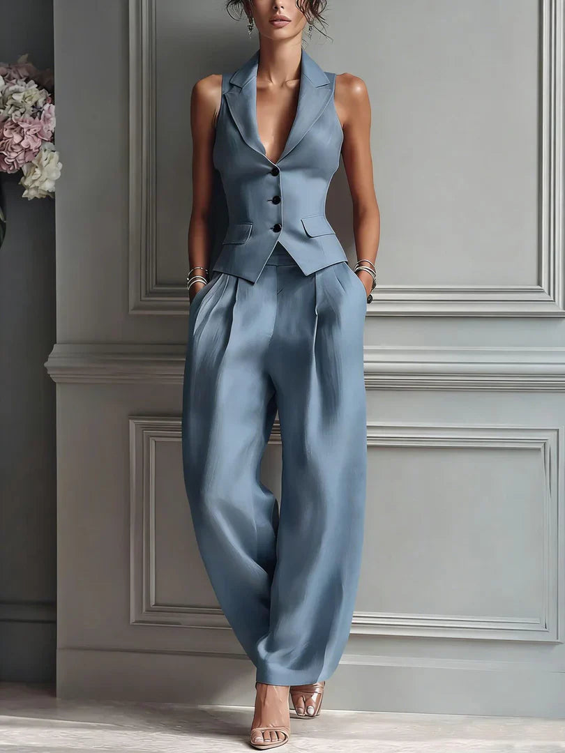 Mia | Traje de dos piezas con cuello en V y botones