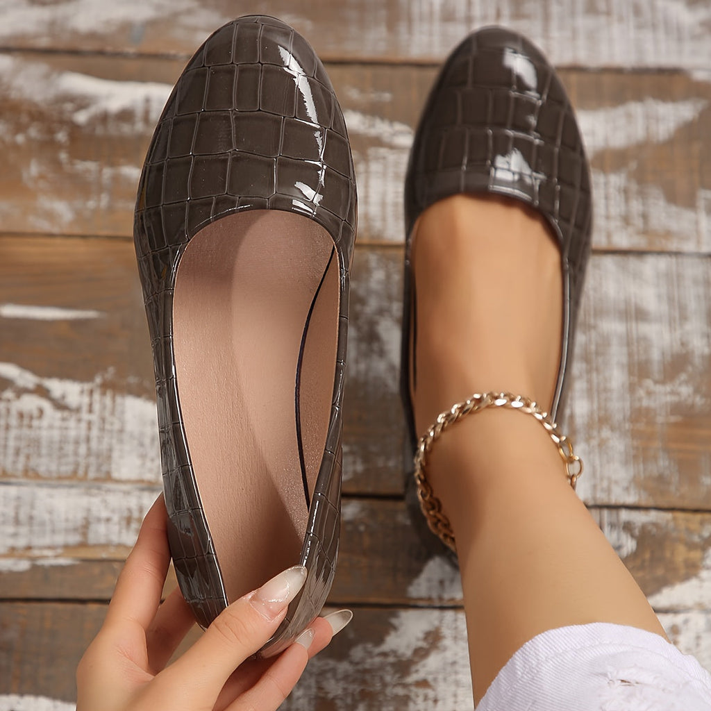 Diane | Escarpins vernis à petit talon compensé