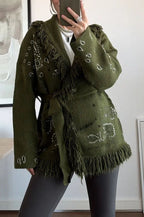 Eugénie | Long gilet ceinturé en maille à imprimé bandana et col châle à franges
