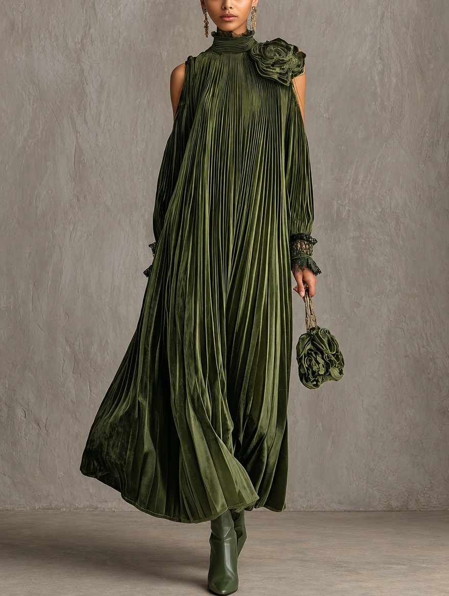 Rosalie | Robe longue plissée à détail floral sur l’épaule