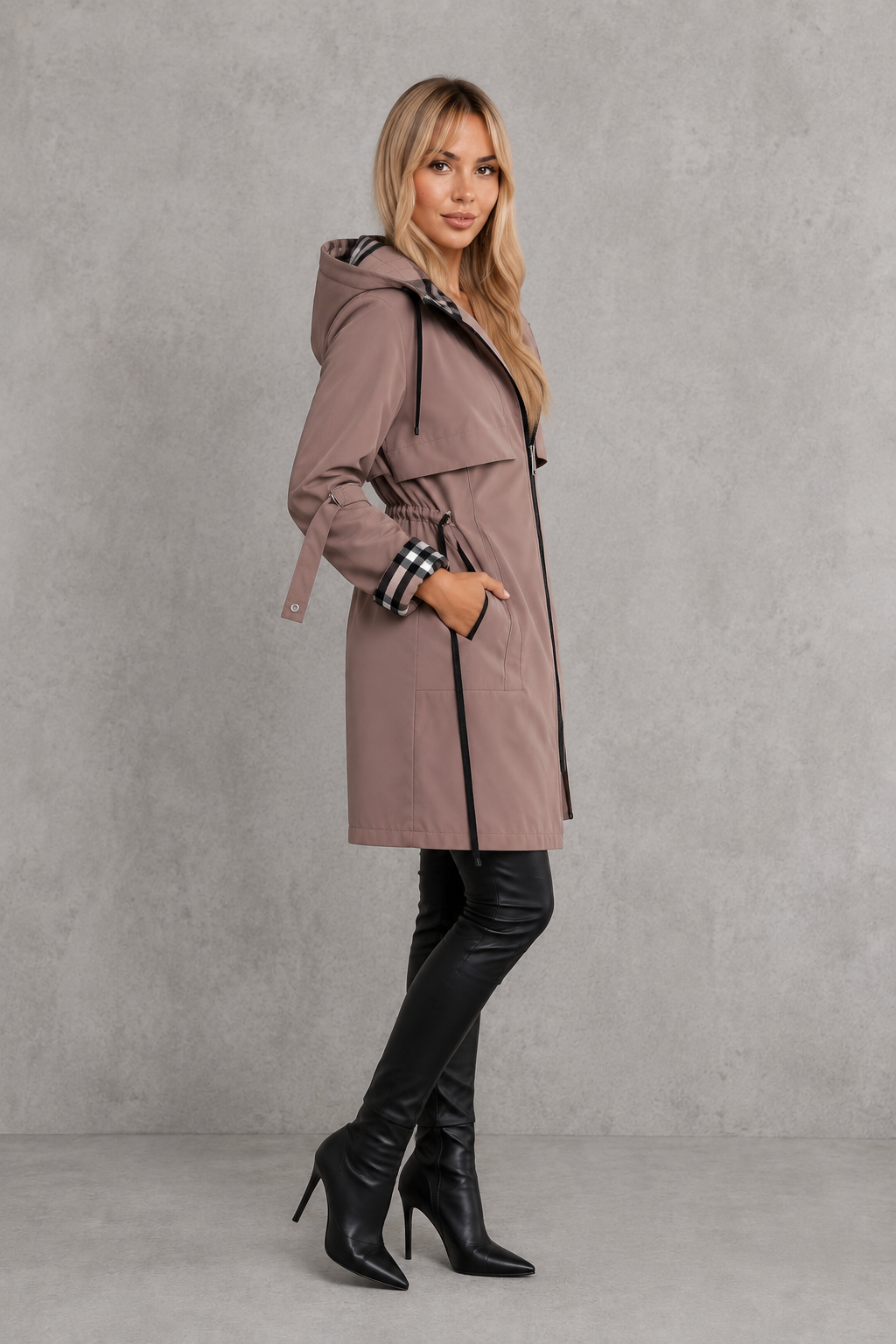 Mabelle | Veste à capuche élégante imperméable avec détails à carreaux