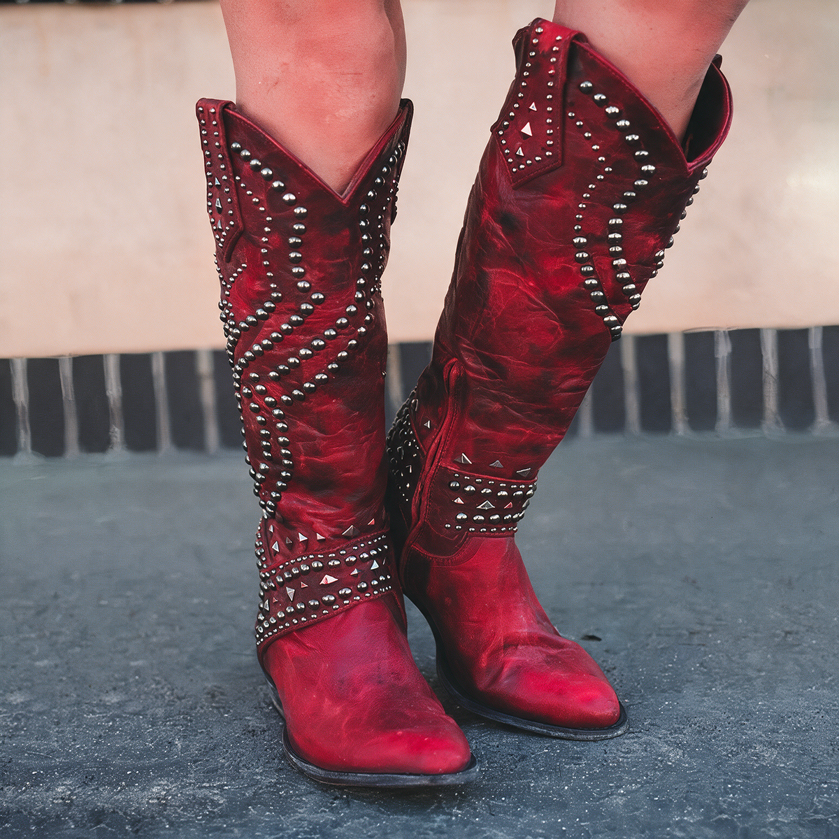 Évelyne | Bottes hautes à clous, bout pointu et talon bloc mi-haut