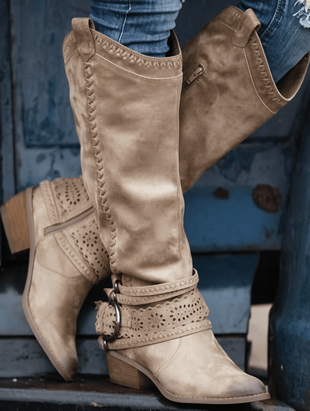 Solène | Bottes western slouchy à sangle harnais perforée et talon sculpté