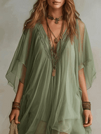 Silvia | Vestido vaporoso de encaje con mangas capa