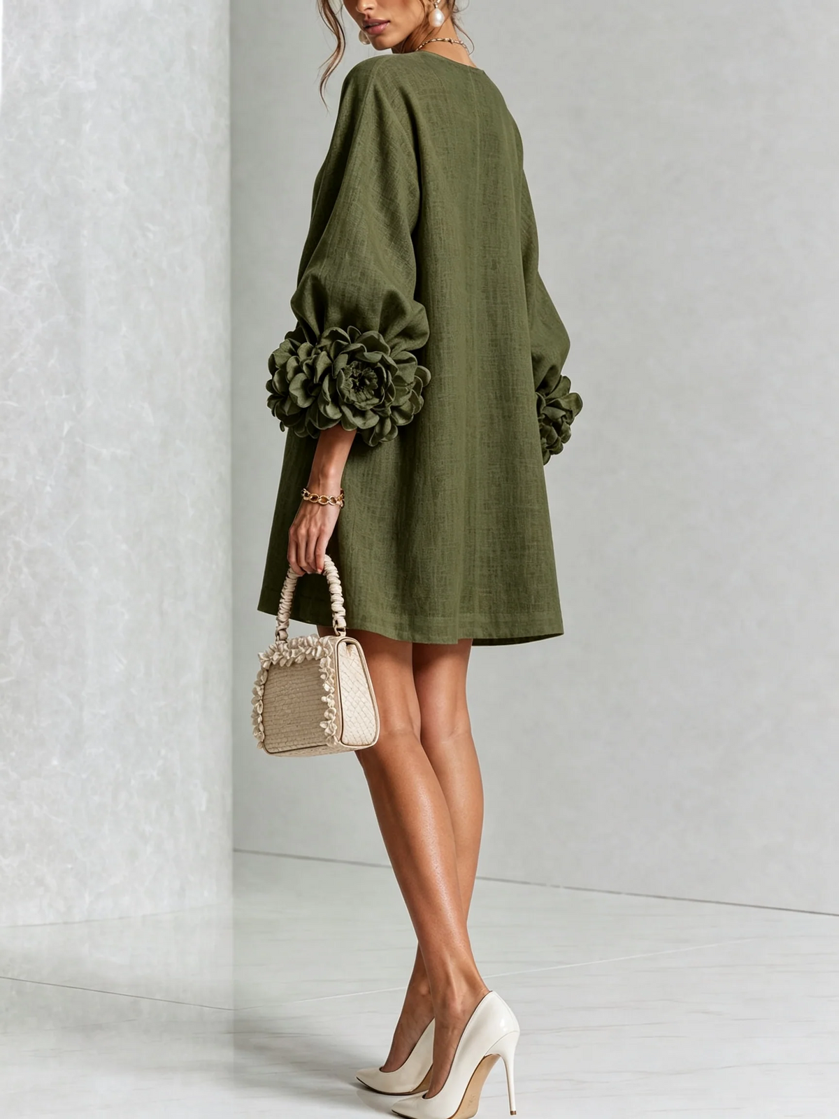 Paloma | Vestido texturizado de escote redondo y puños florales