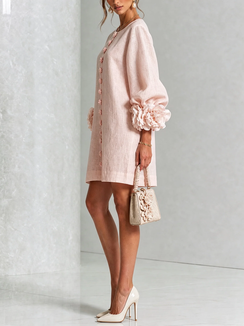 Paloma | Vestido texturizado de escote redondo y puños florales